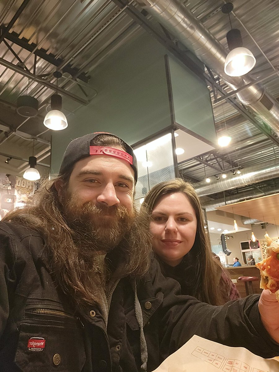 E_van714's tweet image. Pizza with my baby ❤️ #modpizza