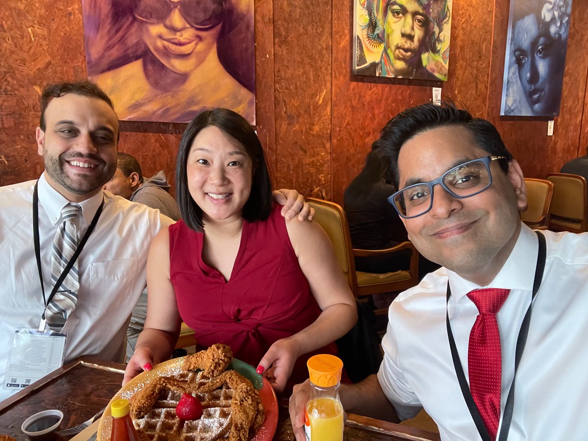 UTSWSurgeryLife's tweet photo. Late night love for the Cardiac Kids. Soon to be CVTS applicant #RaghavChandra and new faculty @heid_md with a strong showing today. Culinary recommendations from OncSurg duo Karalis &amp; Ju. #UTSWisBest https://t.co/6AhXfMWWVX