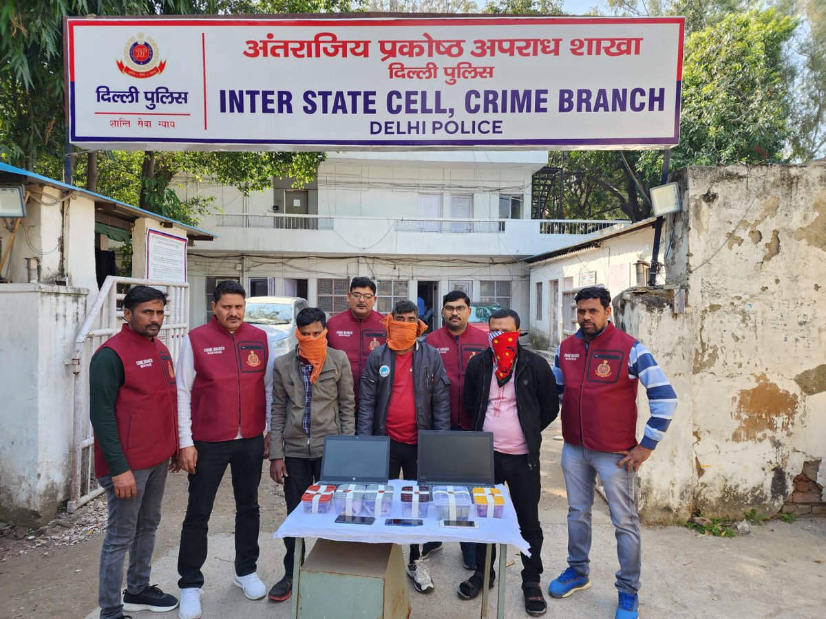 On inputs of HC Surender,team led by Insp SatenderMohan,ACP RameshLamba and DCP @amitgoelips busts InterstateGang of Burglars & Receiver/ScrapDealer

Huge quantity of StolenJewellery recovered

Kingpin, a JunkDealer, uses to borrow loans on the StolenJewellery from GoldFinanceCo