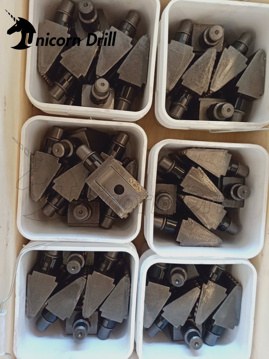 unicorndrill10's tweet image. Can you guess its model number for the BFZ series soil teeth？
#drillingteeth #drilling #deepfoundation #drillrig #piling #pondasi #pilotes #piledriving #pilingrig #borepile #bridgebuilding #boredpile #BFZ #construction #construcão #construcao #cimentaciones #cimentacion