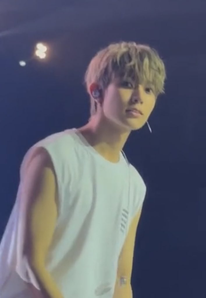 archiveoflhs's tweet photo. the butterflies.      #heeseung https://t.co/0JDltsIRh5