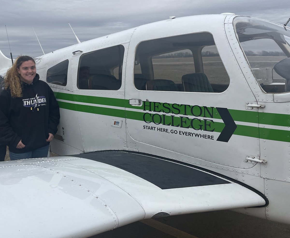 DestinyScott007's tweet photo. I had an amazing official visit to Hesston College today and am excited to announce an offer to further my softball career at @HesstonSoftball and to pursue an academic career in my dream field of #aviation! Thank you Coach Heddin! @GoLarks! @prymefastpitch @Pryme16uGold https://t.co/uDeSPcTj9B