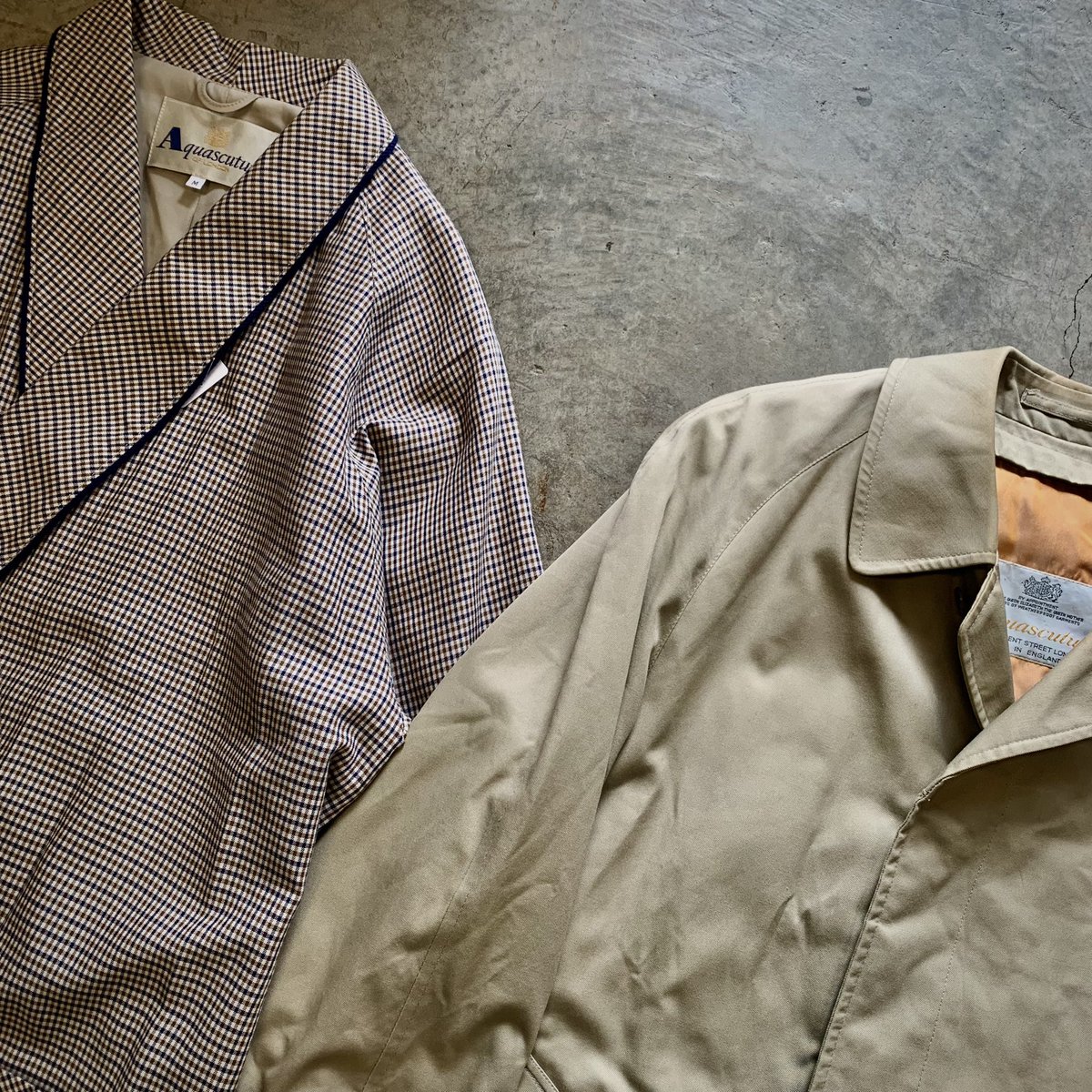 GASLAMPSQUARE_2's tweet image. 🇬🇧#aquascutum #アクアスキュータム #britishstyle 🇬🇧
アクアスキュータムのガウン、バルマカンコート☝︎
バーバリーよりシックでどこか荘厳な印象です✴︎
.
#gaslampsquare下北沢店
#ガスランプスクエア下北沢店
#ガスランプスクエア
#下北沢
#下北沢古着
#下北沢古着屋
#usedclothing