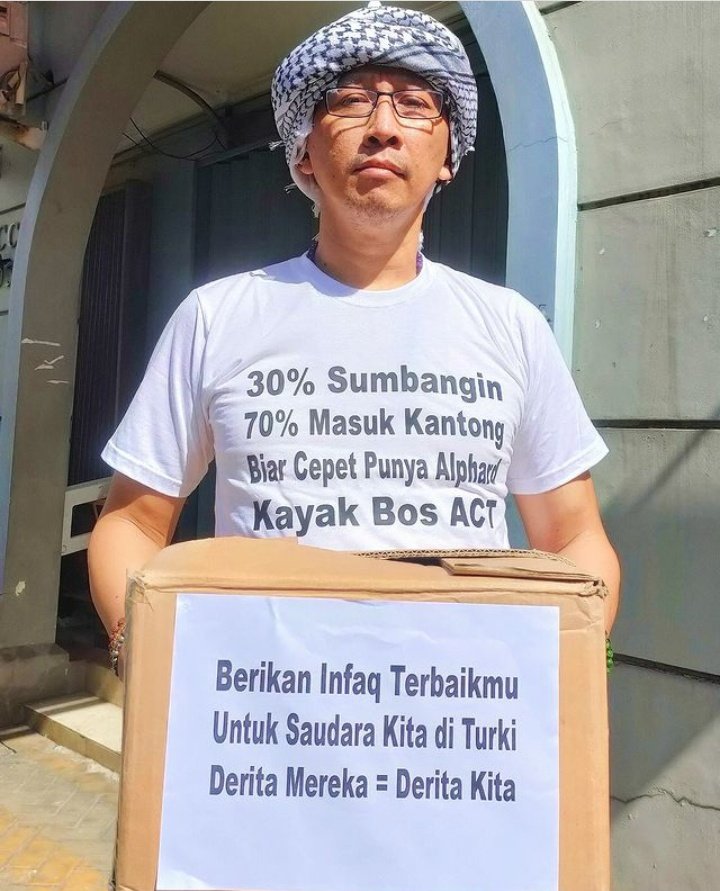 Ngeselin emang mukanya dia 😂😂😂