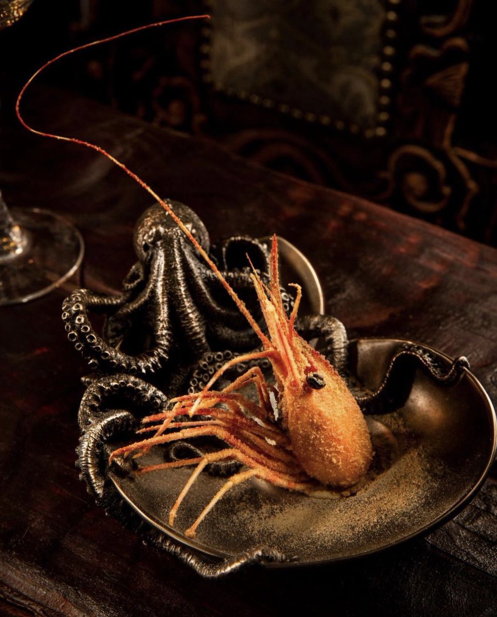 LostSpirits1's tweet photo. 20,000 leagues under the sea dining 🐙🌊 Come join us by reserving your spot on https://t.co/omUVCPHstU 🍽 

#lasvegasrestaurants #lostspiritsdistillery #lasvegas #lasvegastours https://t.co/Q03GkZnvzU