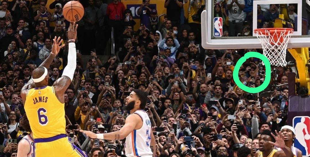 I'd like to thank everyone on Twitter for explaining to me the correct way to enjoy sports. It was the 150th time that I saw the exact same tweet that made me realize that I actually had a terrible time.