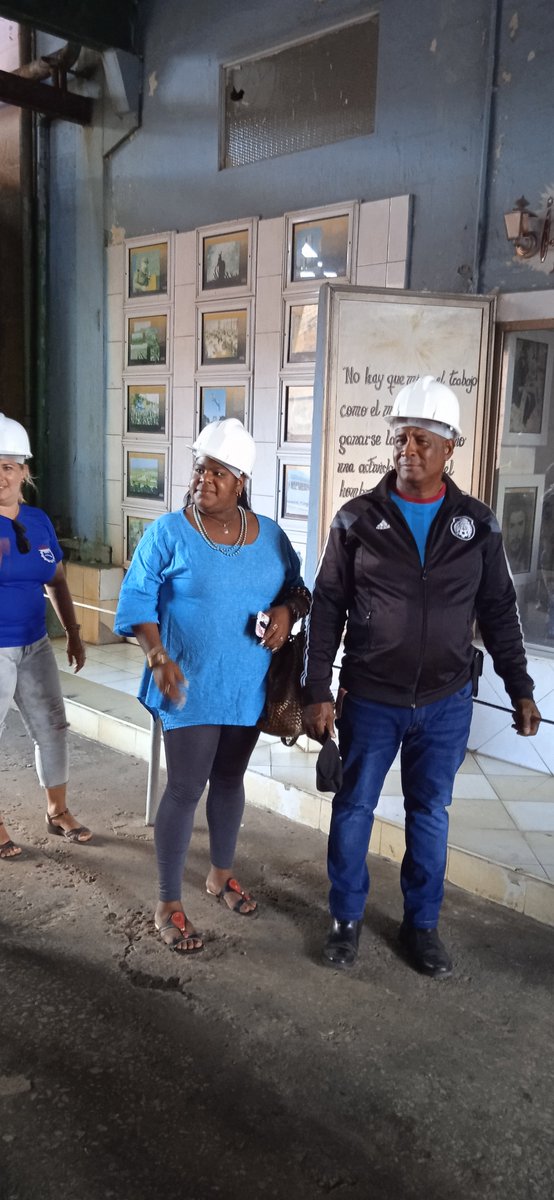 AmaroAlien's tweet photo. Intercambian candidatos a Diputados a la ANPP con trabajadores de la Papelera Pulpa Cuba en #Trinidad en pleno proceso de producción #SanctiSpíritusEnMarcha https://t.co/mMx6BHYIFC