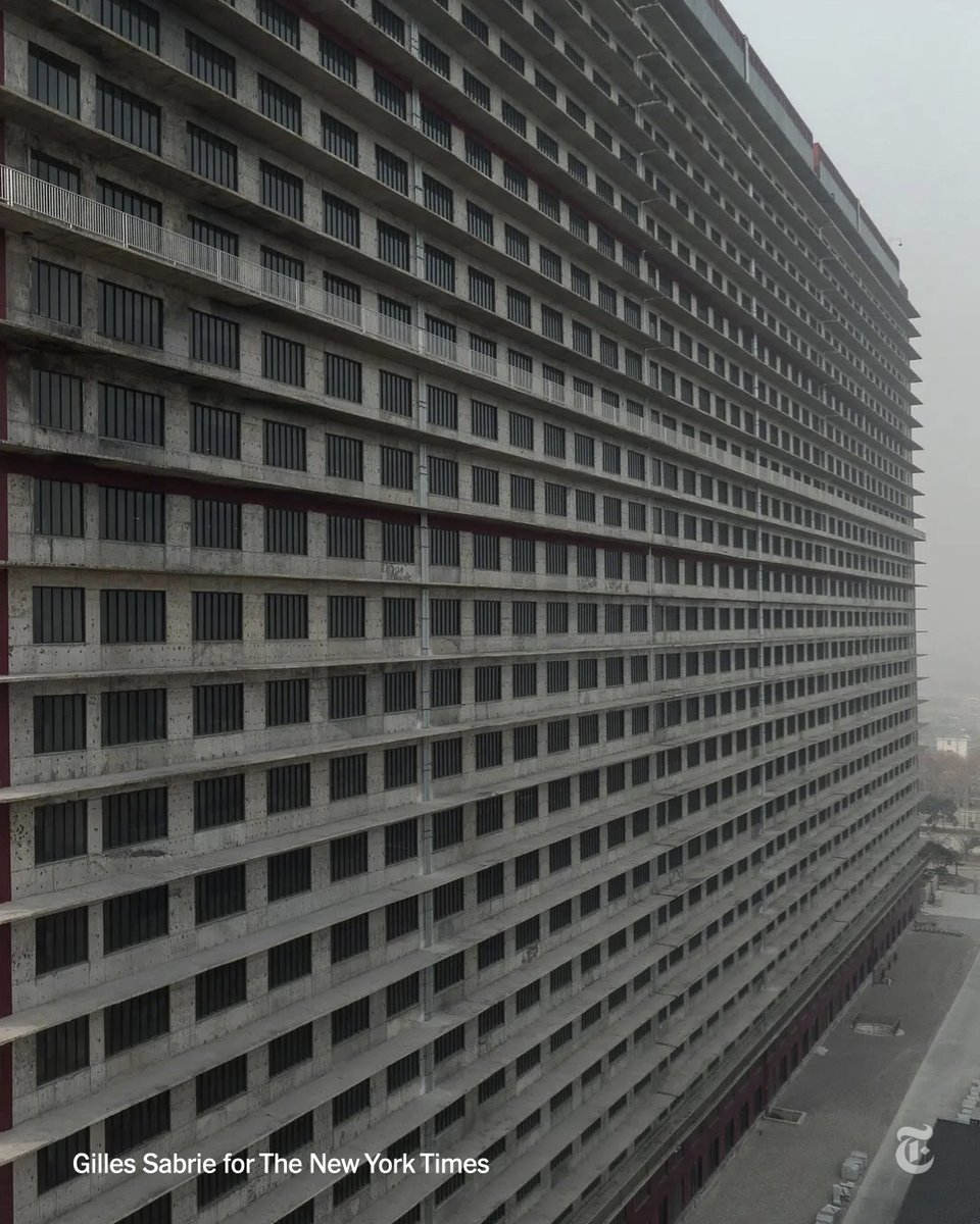 This high-rise tower in China isn't a housing block — it's a pig farm.

Each floor operates like a self-contained farm for stages of a young pig’s life. Towers like this are part of China's push to reduce its dependence on agricultural imports. nyti.ms/3lqHhRO