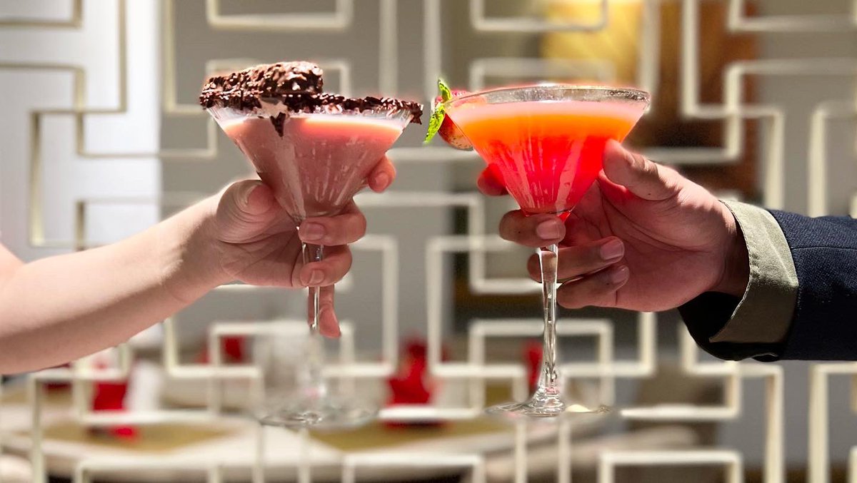 htlborobudurjkt's tweet photo. Exquisite Valentine’s Dinner with delightful choices of menu from Teratai Chinese Restaurant, and Borobudur Gourmet. 
For more information and reservation :
Teratai Chinese Restaurant
+628111 3100 248
#hotelborobudurjakarta #valentinedinner #valentine #valentineday #valentinegift https://t.co/3KmztXUylO