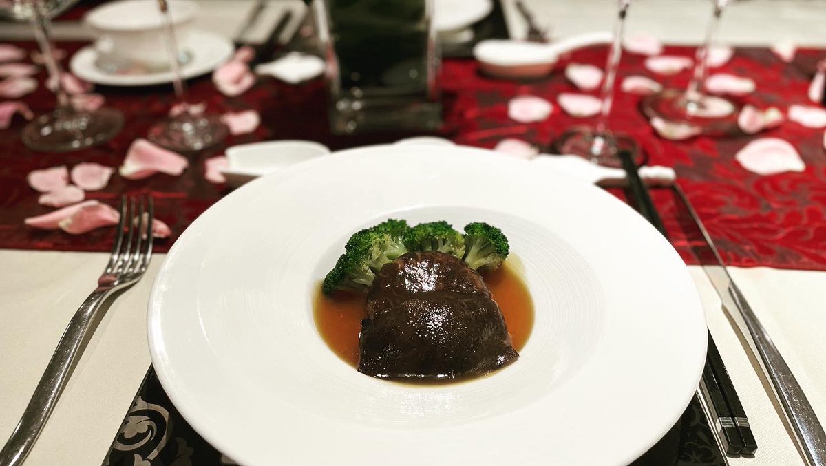 htlborobudurjkt's tweet photo. Exquisite Valentine’s Dinner with delightful choices of menu from Teratai Chinese Restaurant, and Borobudur Gourmet. 
For more information and reservation :
Teratai Chinese Restaurant
+628111 3100 248
#hotelborobudurjakarta #valentinedinner #valentine #valentineday #valentinegift https://t.co/3KmztXUylO