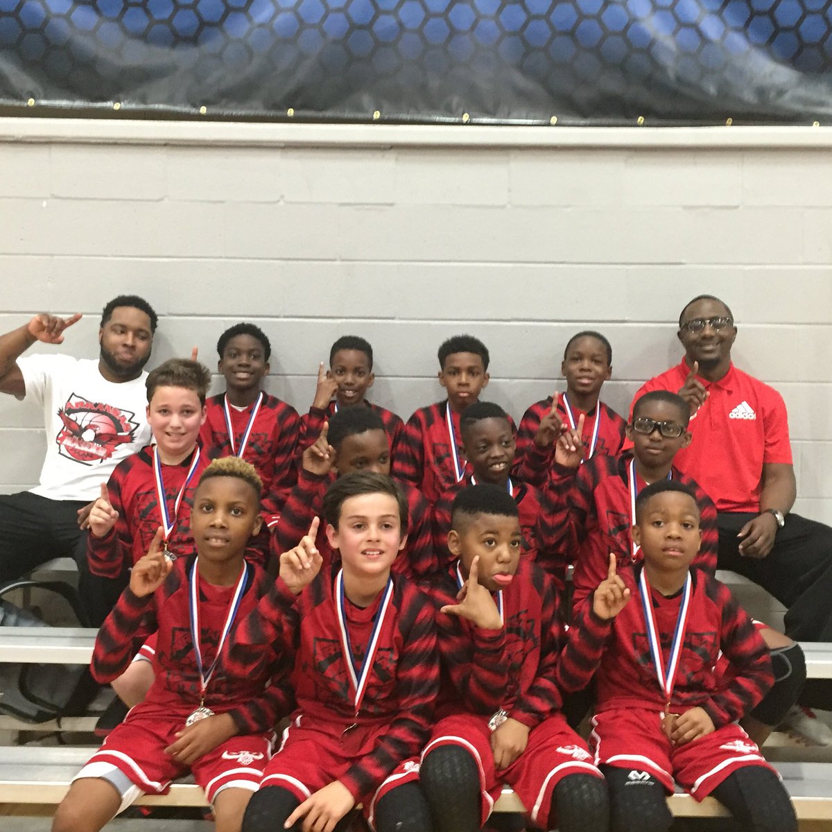 Toni_Phroze14's tweet image. How many of the states top players do you see in these pics and can you name them?

Laying the foundation for our youth has always been a goal! The grind don’t stop!!! 

Who is next? 

#AlwaysHungry #NeverSatisfied