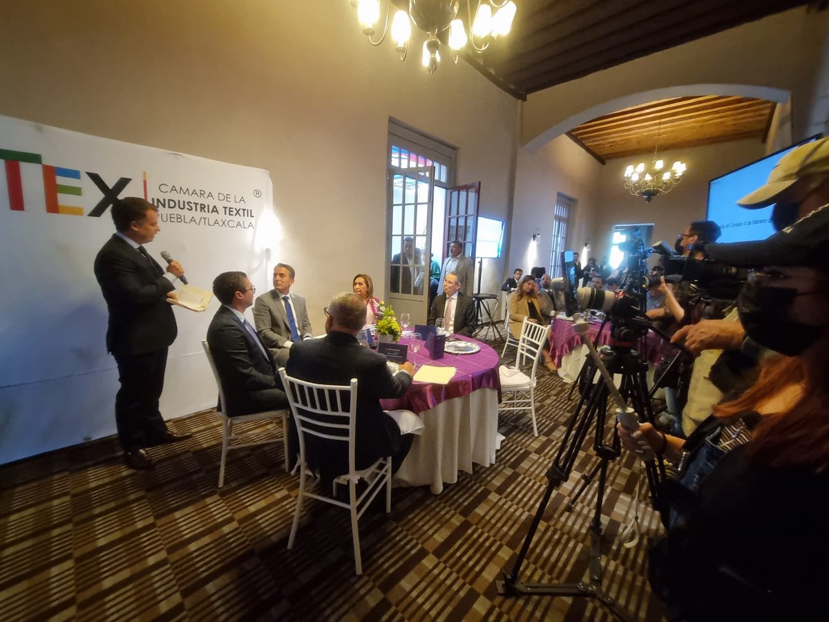 CitexPresidente's tweet photo. Agradezco el apoyo por acompañarnos de la Gobernadora @LorenaCuellar , del Secretario @JavierMarCal , @manoloespinosam Presidente @CANAINTEX_MX, Manuel Torres #Antextextil Vicepresidente de CITEX, socios de #Tlaxcala y #Puebla. Hoy en la Primera Sesión de Consejo Directivo. https://t.co/TCOAW1HVfe