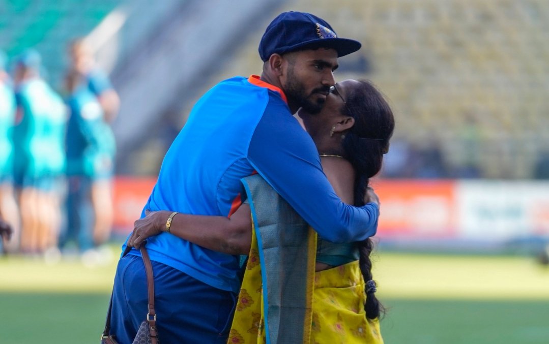 Picture of the day - kiss from the mother for KS Bharat.
