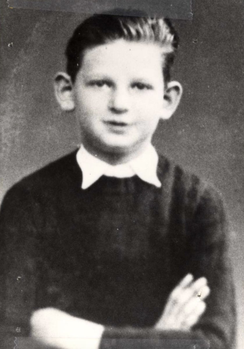 9 February 1929 | A French Jewish boy, Raymond Bialek, was born in Paris. 

He arrived at #Auschwitz on 9 August 1942 in a transport of 1,069 Jews deported from Pithiviers. He was among the 794 people murdered in a gas chamber after selection.