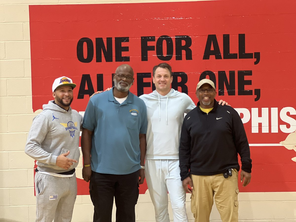 tennprepacademy's tweet photo. We want to thank the University of Illinois, Assistant Menโs Basketball Coach Geoff Alexander @UOFIMBB #Big10 for stopping by practice today. #TennesseePrep #Memphis https://t.co/ttgYrvGhvZ