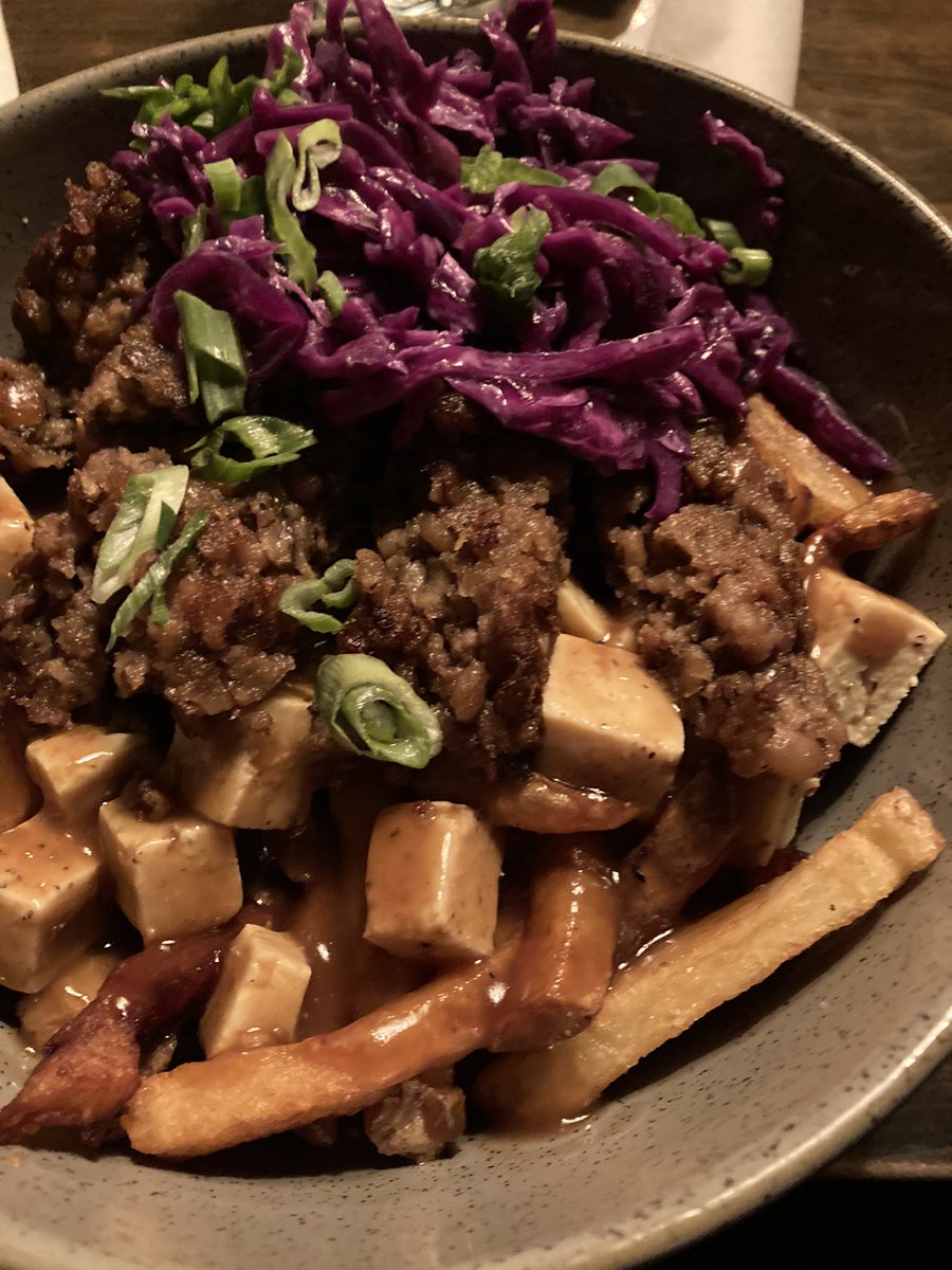 invadingviolet's tweet photo. #foodie #veganpoutine https://t.co/FoaZu2CnOa