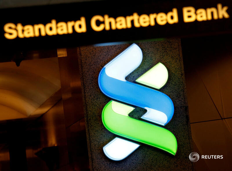 Breakingviews's tweet photo. First Abu Dhabi Bank may press ahead with a potential offer for Standard Chartered, Bloomberg reports. As @KarenKKwok wrote in January, while a deal would create capital and regulatory headaches, that doesn’t mean it won’t happen. Re-read the view https://t.co/a8bcq5AOT6 https://t.co/Ty0TLDFrhg
