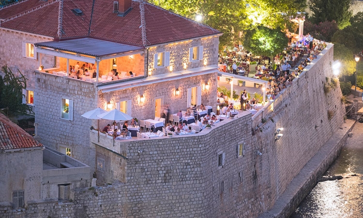 Nautika Restaurant in #Dubrovnik named 3rd Most Romantic #Restaurant in the World 2023
buff.ly/3RNjcAL
<a href="/RNautika/">Nautika Restaurant</a> #Croatia <a href="/DubrovnikTB/">Experience Dubrovnik</a>