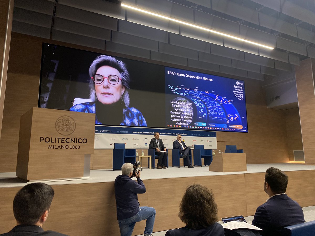 Osserv_Digital's tweet photo. Simonetta Cheli mostra i numeri della missione di osservazione della terra di @ESA_Italia #OSE22 https://t.co/eo41WolFMz