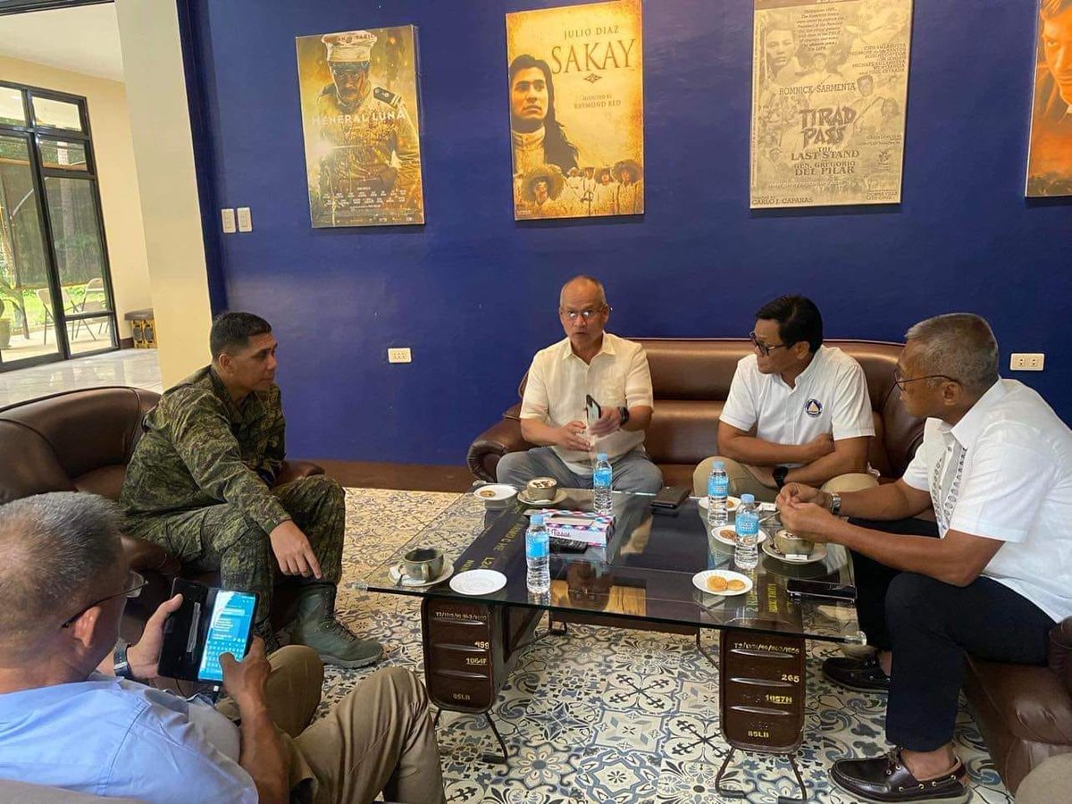 OCD10NorMin's tweet photo. OCD10 RD Antonio B. Sugarol attended the RTF-ELCAC X TWG Meeting on Feb 6, 2023 at Alcoseba Hall, Camp Evangelista, CDO. On Feb 7, 2023, Dir. Sugarol attended the Change of Command and Retirement Ceremony of BGEN Ireneo F Sebastian of the 55EBde, PA held at its HQ in Baloi, LDN. https://t.co/xvpD4ITUEd