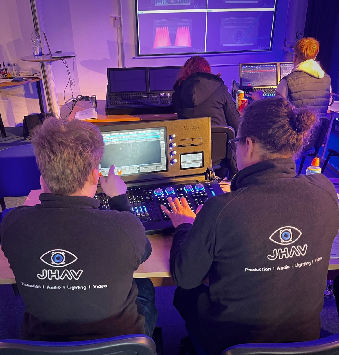 Some of the team have been busy refreshing their knowledge of MagicQ at @ChamSysLtd 

 #ChamSys #MagicQ #lightingprogrammer #lightingoperator #concertlighting #stagelighting