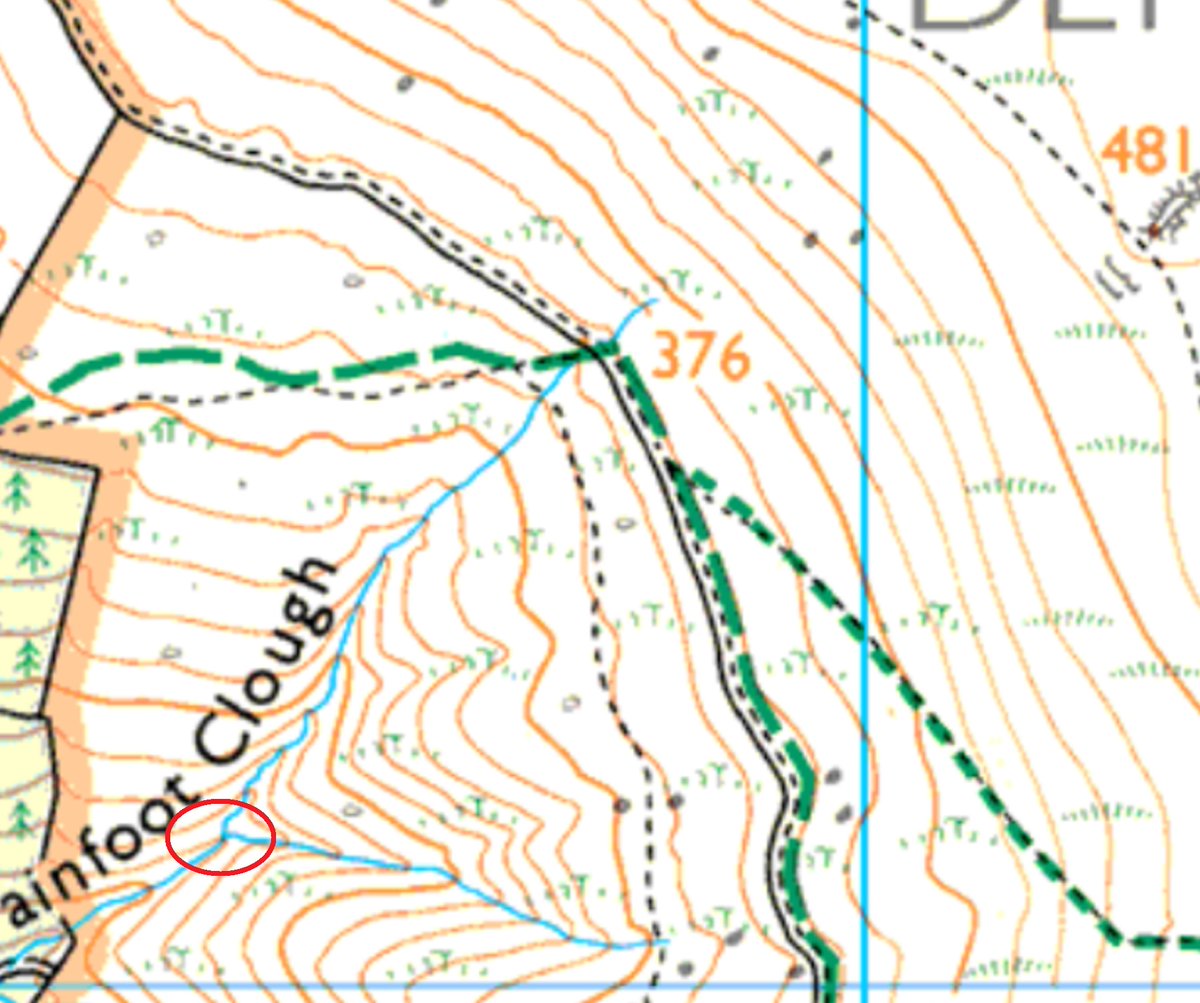 fellrunningguid's tweet image. Navigation Task:

What is the elevation of the stream junction circled?

(video answer for Patreon subscribers this evening)
#mapreading #contourlines