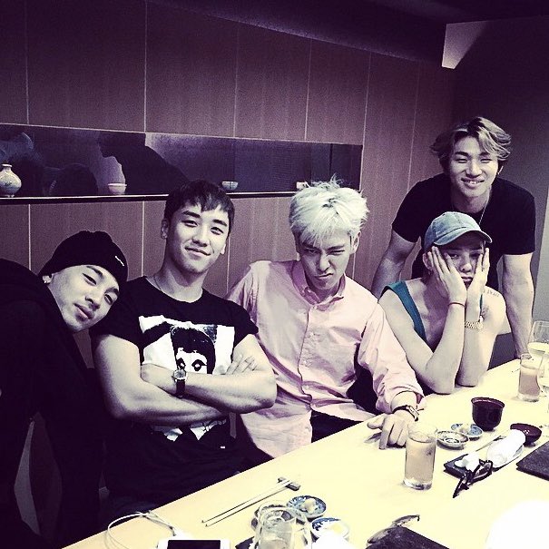 meineedcoffee's tweet photo. I’m glad you are home.
Please take good care of yourself 💙
#SeungriWeWaited #StillWaiting #AlwaysWaiting https://t.co/o29hbdph5G