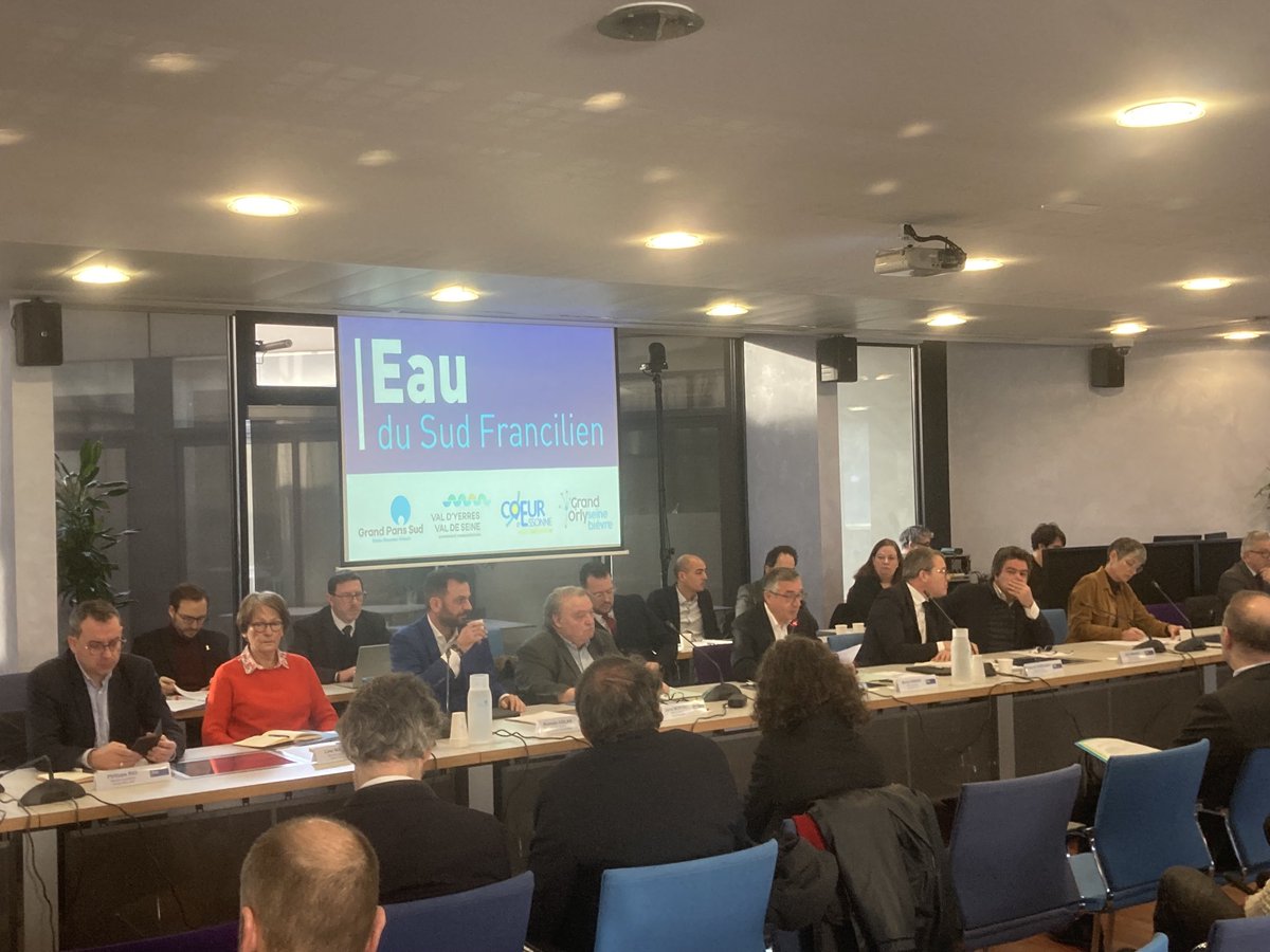 Installation du syndicat mixte fermé Eau du sud francilien ⁦avec ses membres fondateurs ⁦@GrandOrly⁩ ⁦<a href="/grandparissud/">Grand Paris Sud</a>⁩  ⁦<a href="/CoeurEssonne/">Cœur d'Essonne Agglomération</a>⁩  et la CA Val d’Yerres Val de Seine ⁦⁦<a href="/cavyvs/">CA VYVS</a>⁩  ⁦représentée par <a href="/durovray/">François Durovray</a>⁩ ⁦<a href="/romaincolas/">Romain Colas</a>⁩