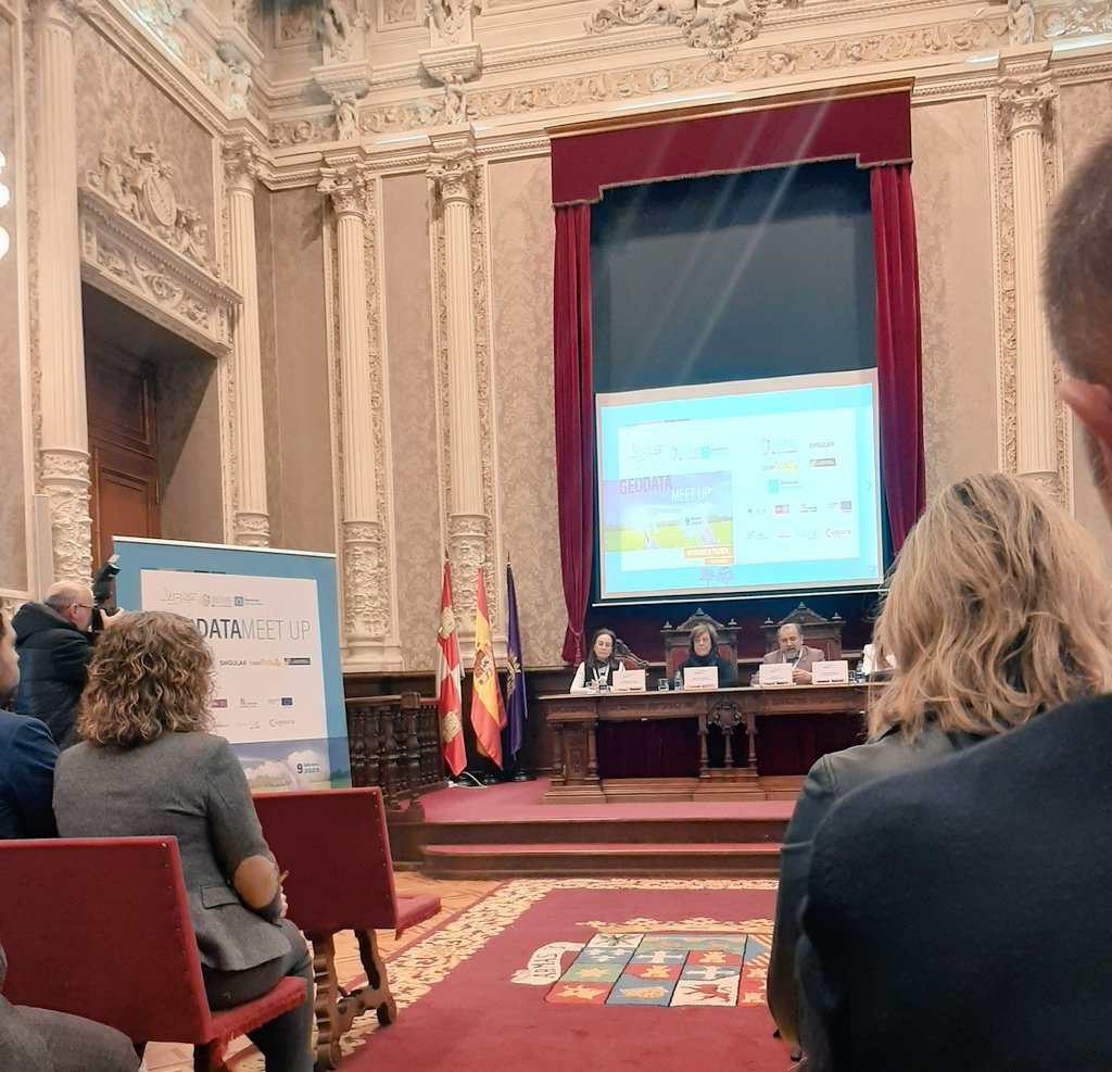 aranmontes's tweet image. Comenzando en #GeodataMeetUp #Palencia @UVaPalencia @FCesefor @CamaraPalencia #SmartGlobalEcosystems Desde @PEFCSpain junto @agrestascoop @incamedio para aprender y dar a conocer #goBosques3_0