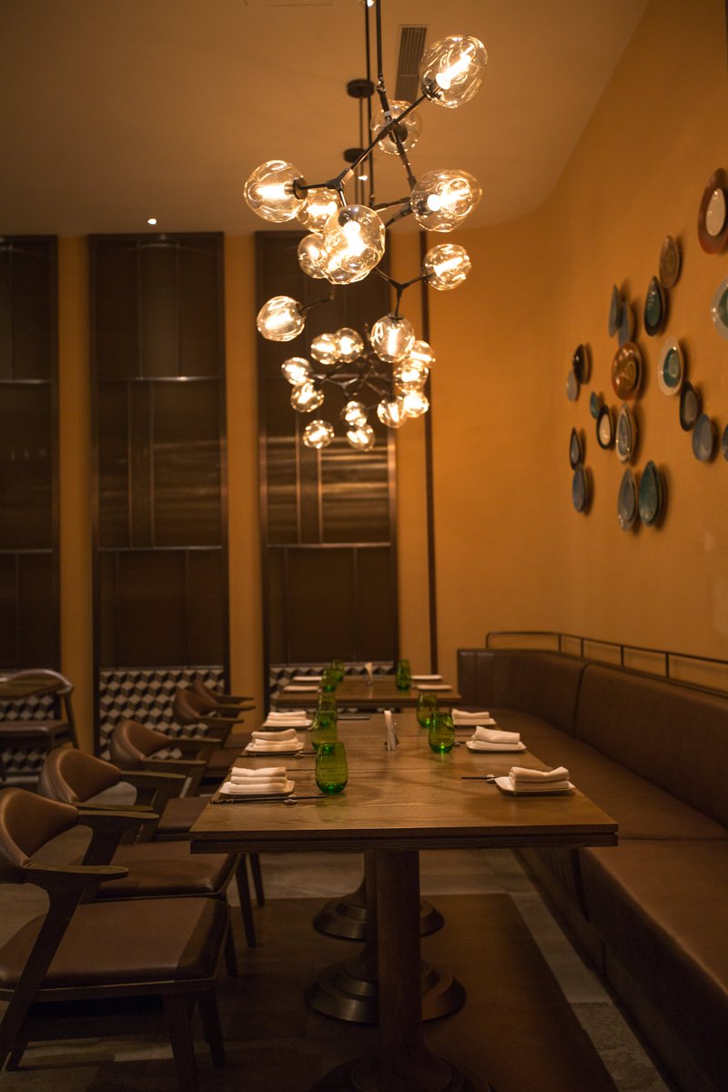 zeamaylighting's tweet photo. Hotel restaurant popular pendant lamp with Cognac handmade lampshade and bronze finish. #pendantlighting #zeamaylighting #metal #pendantlamp #hotelchandeliers #hanginglights #interiordesign #hoteldesign #hotellightingsupplier #hotellightingideas #lampdesign #glass #customized https://t.co/ud57Tq7Tde