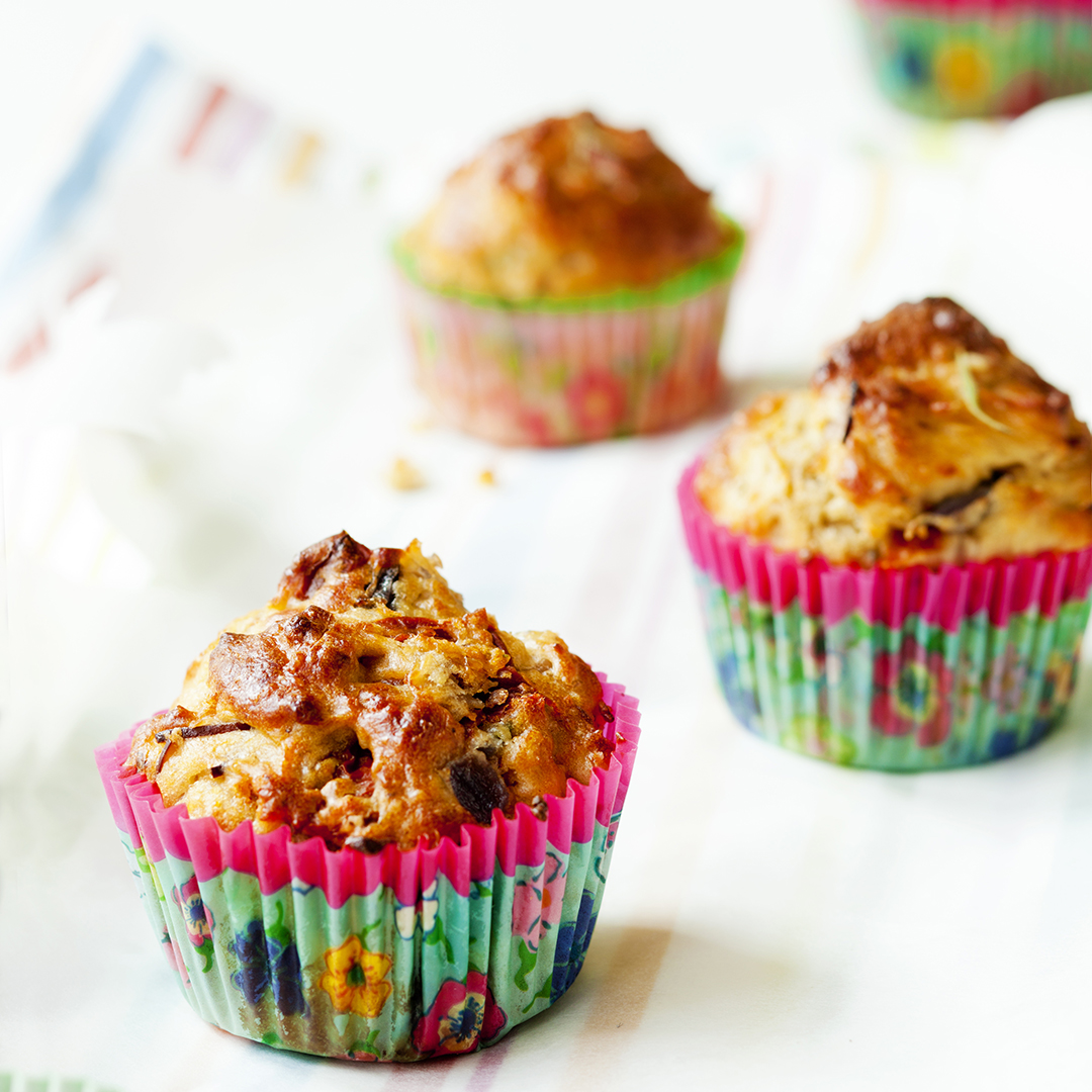 Suolaiset muffinssit maistuvat hyvin väli- tai iltapalana vaikkapa maidon tai teen kanssa🤩👉Testaa nämä! Kurkkaa resepti täältä hubs.li/Q01BkKxR0  #myllynparas #parhaatmuffinit