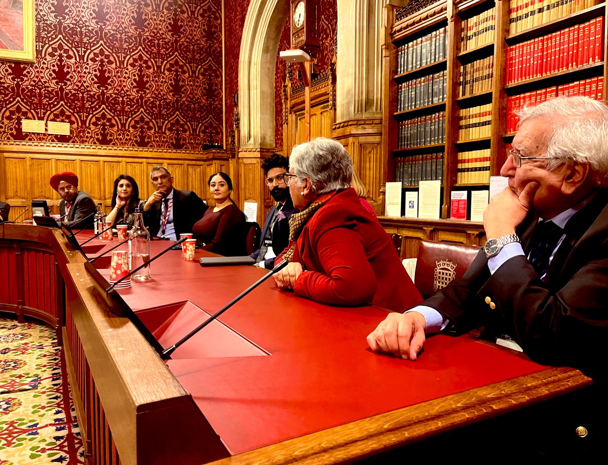 Great to have hosted our first Roundtable on UK-India affairs, chaired by @Lord_Bilimoria, with guest speaker @NITIAayog’s Mr Suman Bery. Held under the Chatham House Rule, many topical issues were discussed, ranging from gender to geopolitics. @HCI_London @Baroness_Verma