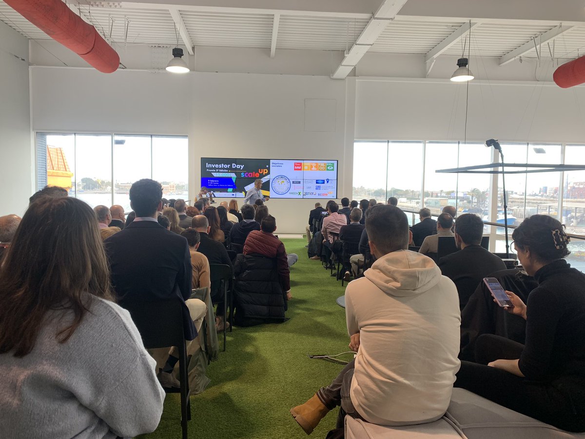 TereDomenech's tweet image. Buenos espectadores en #scaleupvlc 😉