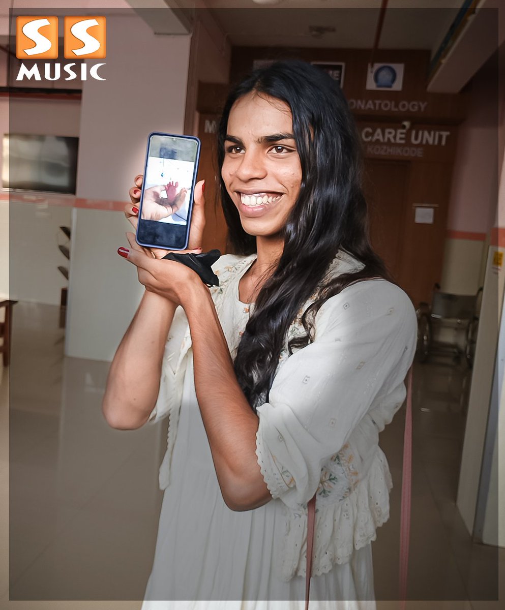 SSMusicTweet's tweet photo. Congratulations on your new bundle of Joy.! #paval & #zahhad 😍
📸 #wavemediaproduction #chanthumeppayur
#kerala #couple #transcouple #ziya #zahhad #ssmusic #firsttranscouple https://t.co/CawnR1KkQR
