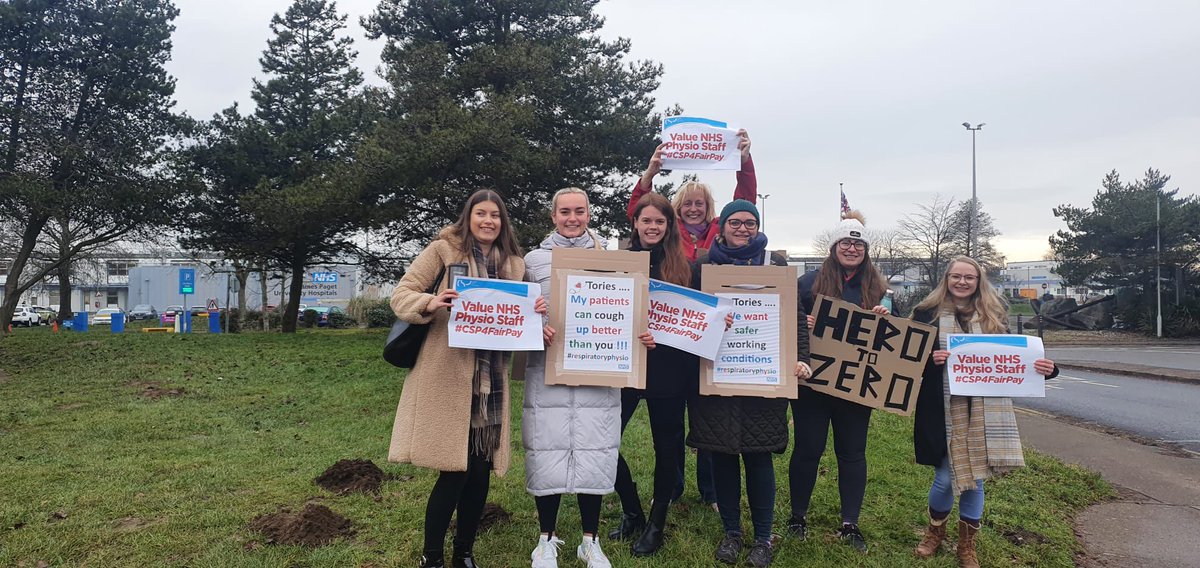 Outside the hospital from 8am with my physiotherapist colleagues for fair pay and better care for our patients❤️❤️ #CSP4FairPay @JamesPagetNHS @JPUHTherapies