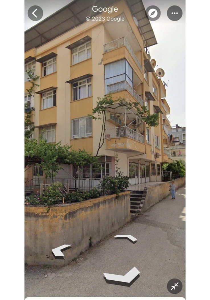 antakya cebrail mahallesi ikinci bahçeli sokak kahraman apartmanı ses gelmiş. kesin bilgi. önceki günlerde ses yok diye es geçilen binalardandı. lütfen birileri oraya gitsin uzaktan elimiz kolumuz bağlı. eski hali buydu