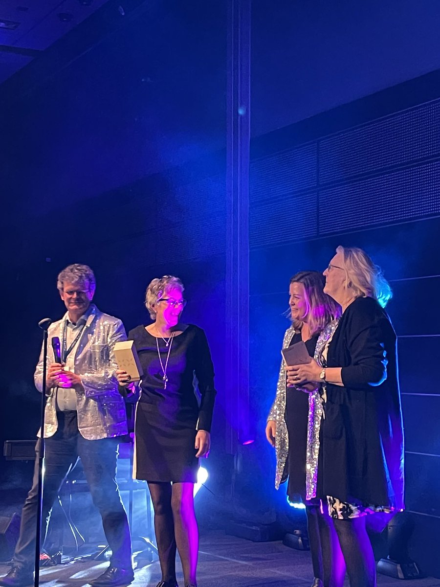 SenseAct's tweet photo. Very happy to see @RagnhildRnnebe1 and @EvaHalland receiving CLIMIT Prize 2023, well deserved 🌹#Climitsummit2023 https://t.co/ORAv1KFyY9