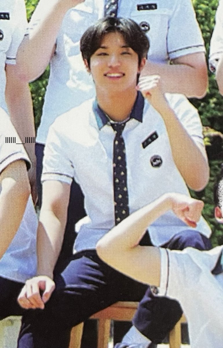 treasuremenfess's tweet photo. TEUME! ANOTHER FOTO YEAR BOOK JEONGWOO 🫠🫠🫠 https://t.co/87bCFT6o3v