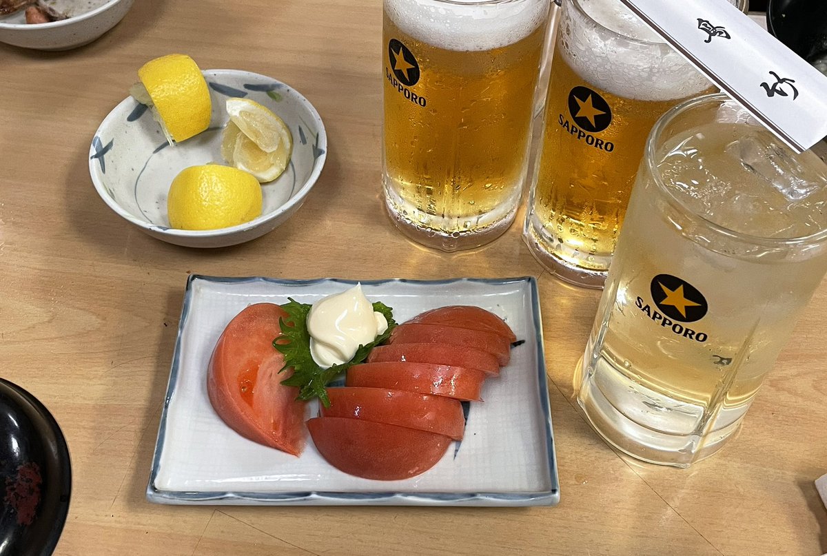 busan_eat_'s tweet photo. • 시부야 鳥竹(이자카야) •
사람 많아서 잠깐 웨이��함
현지인들 퇴근하고 한잔하는 그런 분위기.. 북적북적 분위기 너무 좋았음
본토 하이볼은 역시 다르군. 한국 하이볼은 서너잔 처마셔도 멀쩡한데 여긴 한두잔만 마셔도 취해버림. 안주 맛있었음 염통은 너무 비려서 좀 힘들었다 https://t.co/HJYCcUwCch