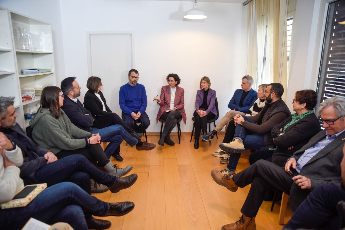 🟡 Candidats i candidates del Camp de Tarragona i les Terres de l'Ebre a les eleccions municipals es reuneixen a Ginebra amb <a href="/martarovira/">Marta Rovira Vergés</a> 

A poc més de 1️⃣0️⃣0️⃣ dies per a les eleccions, treballem per refermar-nos com a primera força municipalista per servir la ciutadania #Útils