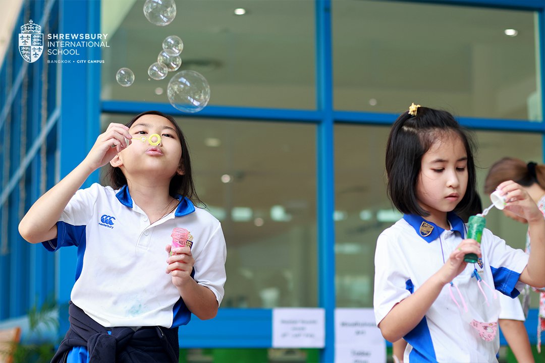 SHBcitycampus's tweet photo. We continue to practise mindfulness for #ChildrensMentalHealthWeek. Blowing bubbles is an activity for promoting positivity, and it helps children become more caring because they have to be very gentle to make the bubbles. This is a sensory experience that helps children relax. https://t.co/nuBz41BWBD