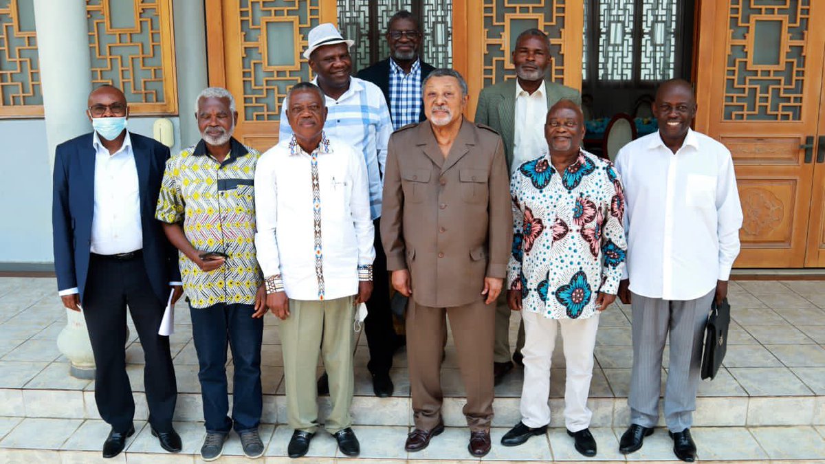 Ma rencontre avec les Partis politiques et les Associations de la CNR a été l'occasion de réaffirmer leur engagement dans un seul agenda : la vérité des urnes et le respect du choix souverain de 2016. #Gabon