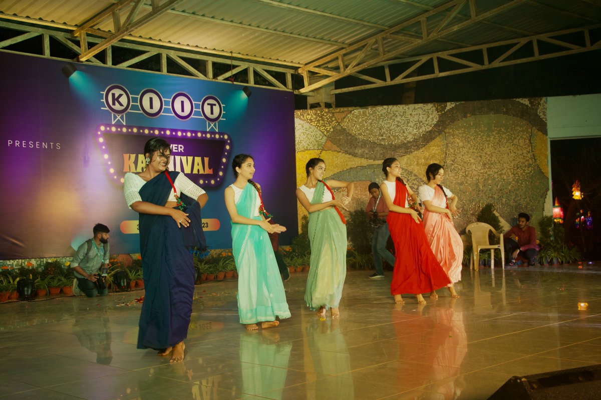 achyuta_samanta's tweet photo. A carnival of good vibes, sparkles, smiles, dance and music - celebrating our rich regional folk in all its colours.
#KIITSilverKarnival
#FunForward
@KIITUniversity https://t.co/4V0jK6shw0