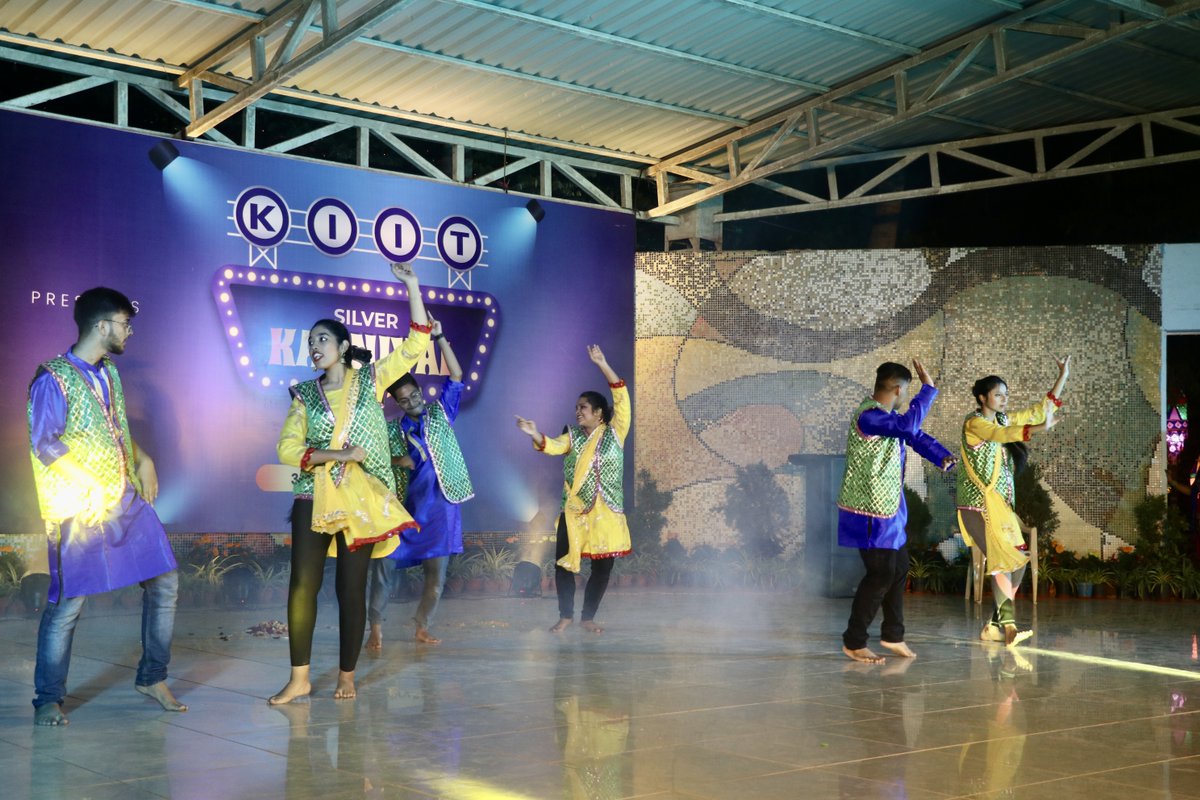 achyuta_samanta's tweet photo. A carnival of good vibes, sparkles, smiles, dance and music - celebrating our rich regional folk in all its colours.
#KIITSilverKarnival
#FunForward
@KIITUniversity https://t.co/4V0jK6shw0