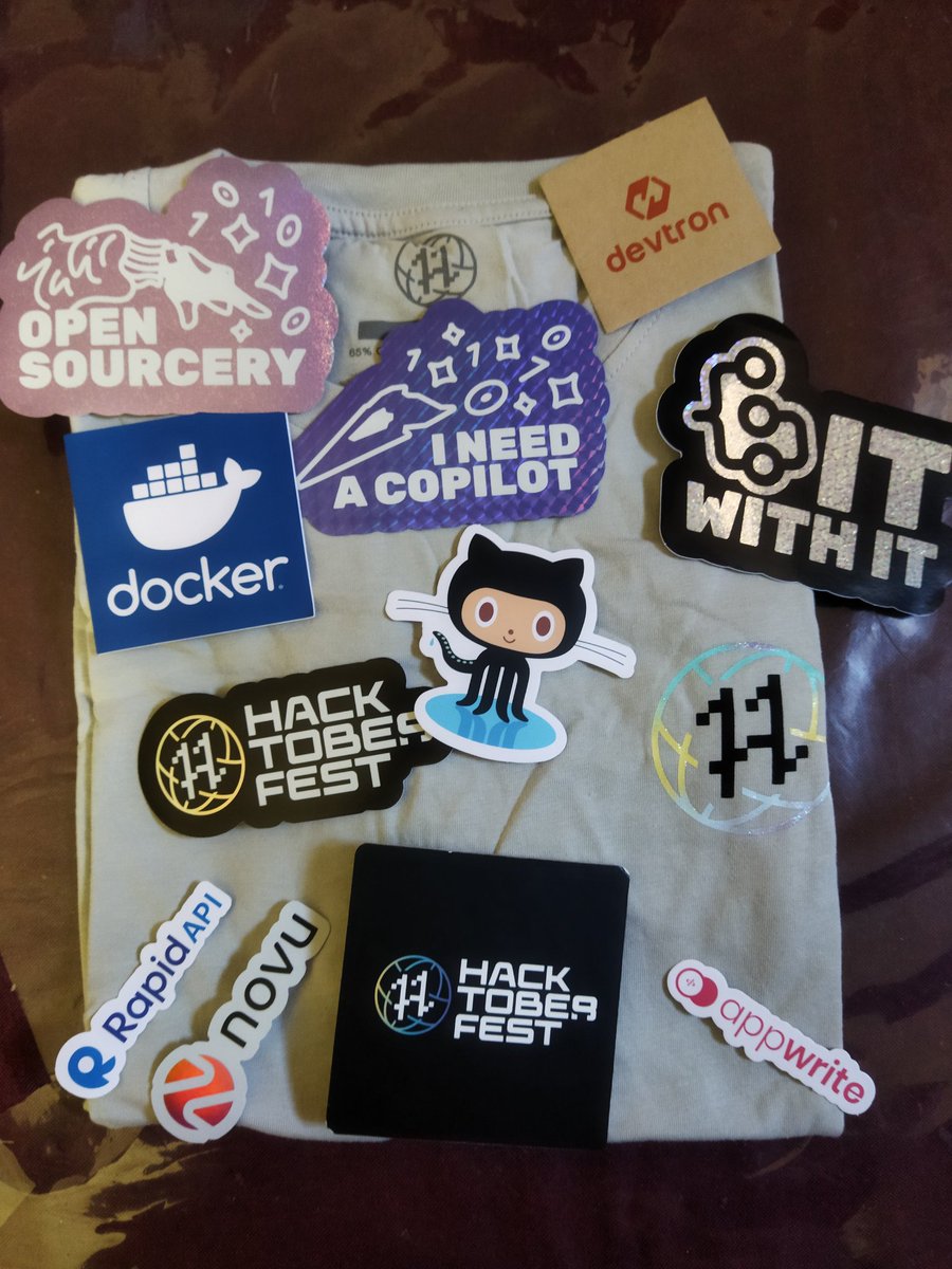 HasthikaGiri's tweet photo. Got my 2022 Hacktoberfest swags ✨👕
Thank you! @hacktoberfest
@digitalocean and others...❤️
#Hacktoberfest #opensource #GitHub 
#hacktoberfest2022 https://t.co/3KiK1nqd2G