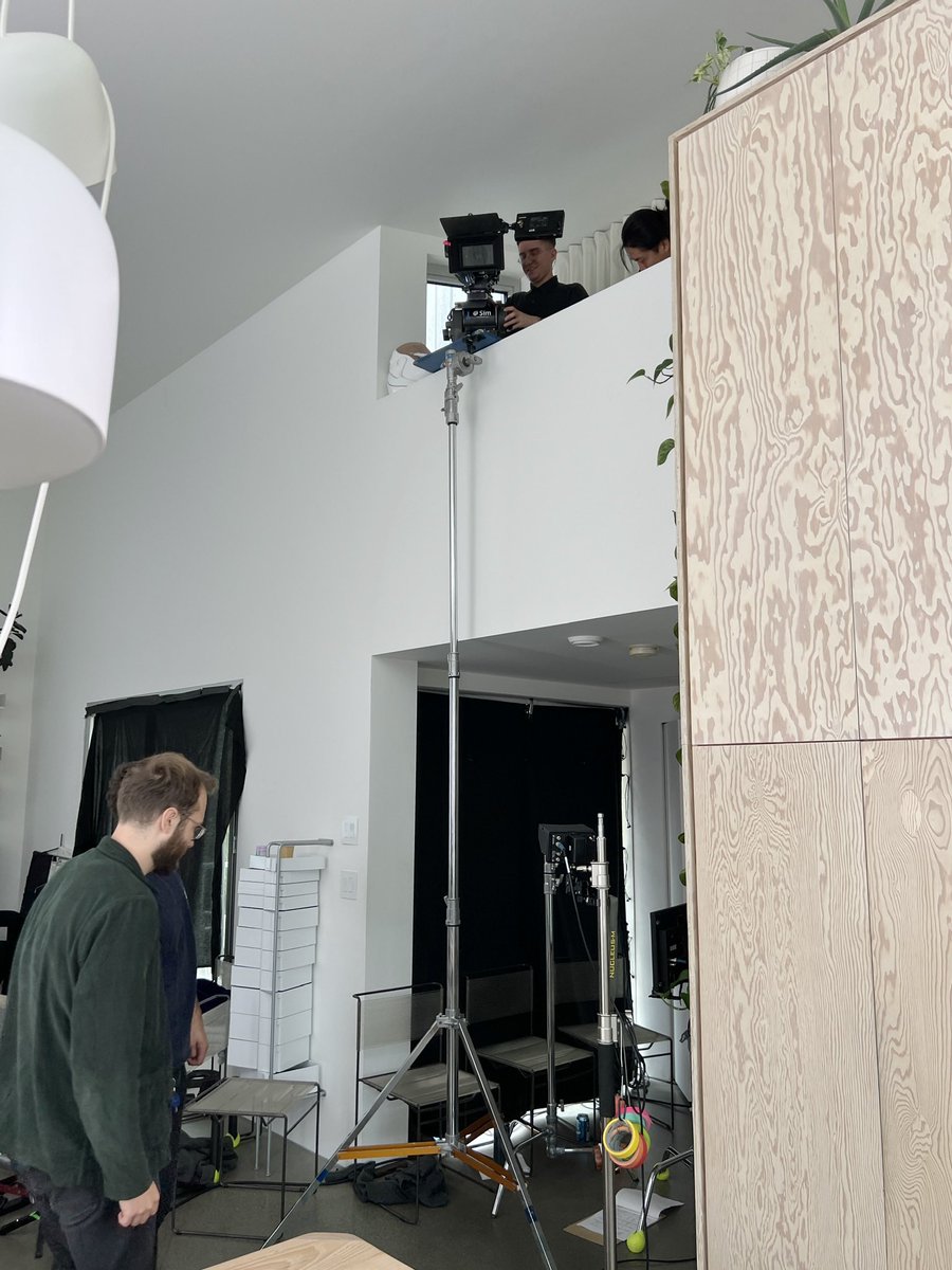 willw's tweet photo. Behind the scenes for the @read_cv shoot https://t.co/brj1HLQrZm
