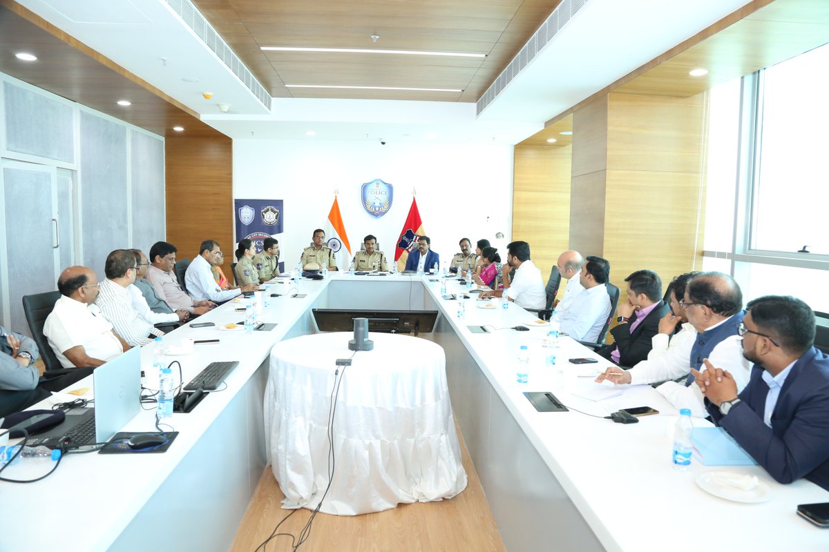 HCSC_Hyd's tweet photo. #HCSC conducted its 11th EC meeting at the ICCC building, Road No. 12, Banjara Hills, on 7th February 2023. The meeting was chaired by our Secretary General, Sri Chaitanya Gorrepati, &amp; attended by the EC members of the HCSC...

Read more⬇️
https://t.co/LgcHwjAv9v https://t.co/847TuK8318