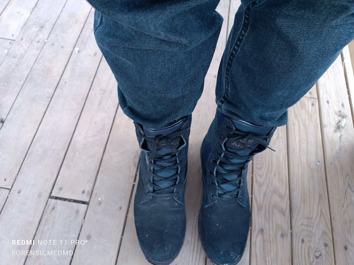 Ayakkabılarınız geldi. YARDIM edenlerin ayağına taş değmesin. İlk kez ayağım ısındı. Onlarla başlayacaz bugün işe. POŞETSİZ.