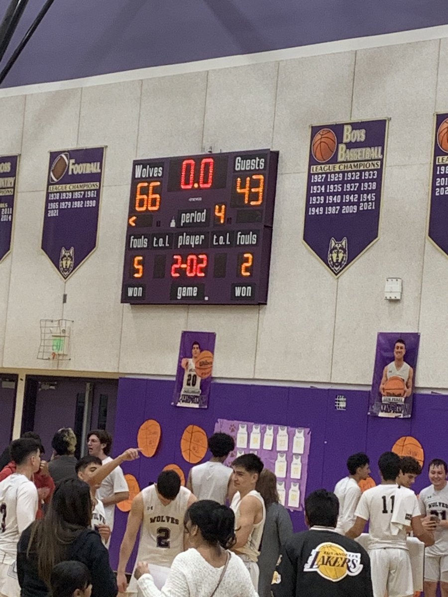 WolvesLhs's tweet image. Wolves cap a great senior night with a victory over Riverbank. Very proud of the guys! Roll pack!