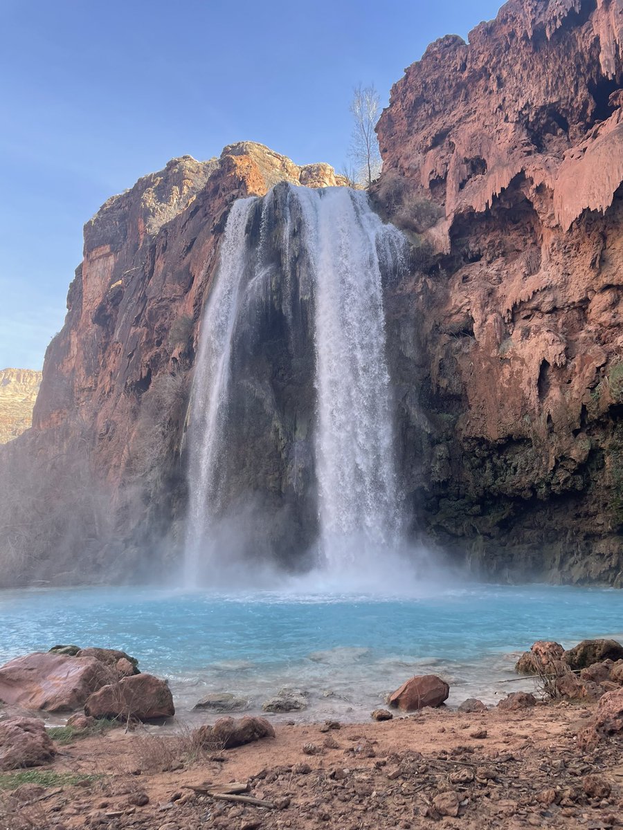 lukec's tweet photo. Back in December, my better half @jencloss came into my office and said: "Hey I found an amazing opportunity to camp near the Grand Canyon - but it is 16km/10mile hike in and out. Should we do it with the kids?" Rare spots had opened up at the #Havasupai Campground! #adventure https://t.co/dH19q6tztu